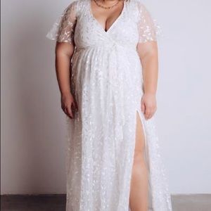 NWT | MARSEILLE WHITE EMBOSSED MAXI DRESS